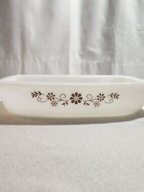Vintage Mid-Century Dynaware Pyr-O-Rey Casserole Dish Brown Daisy Milk Glass